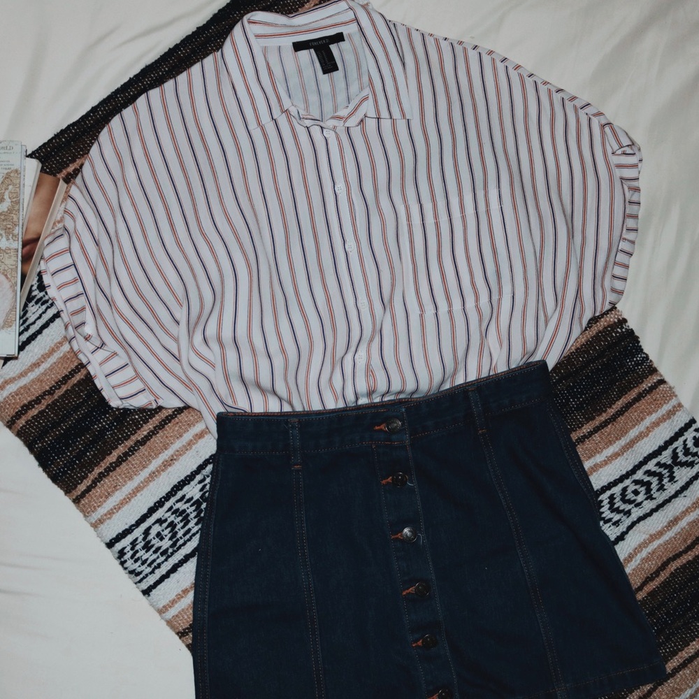White stripped button down cropped blouse
